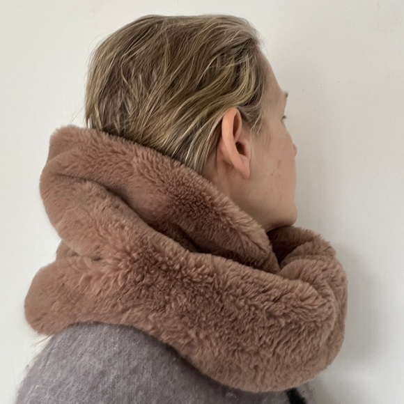 Echo scarf faux fur scarf, fake fur scarf, plush scarf, infinity scarf - Picture 2 of 7